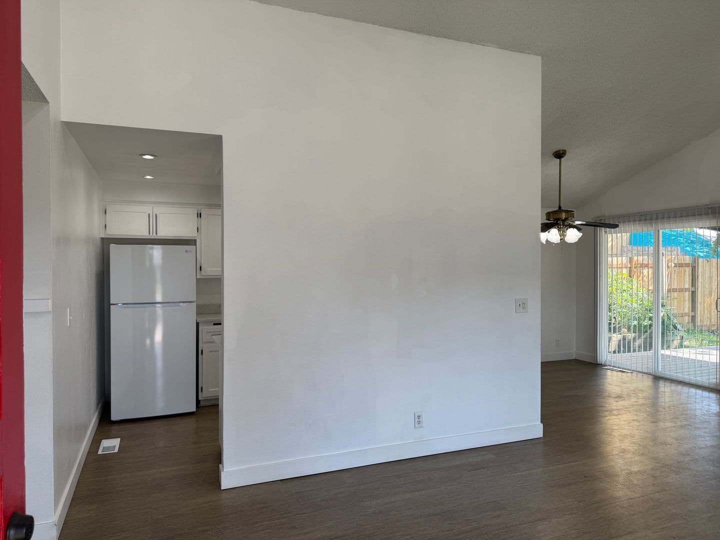 4672 Royal Ave 7 of 41
