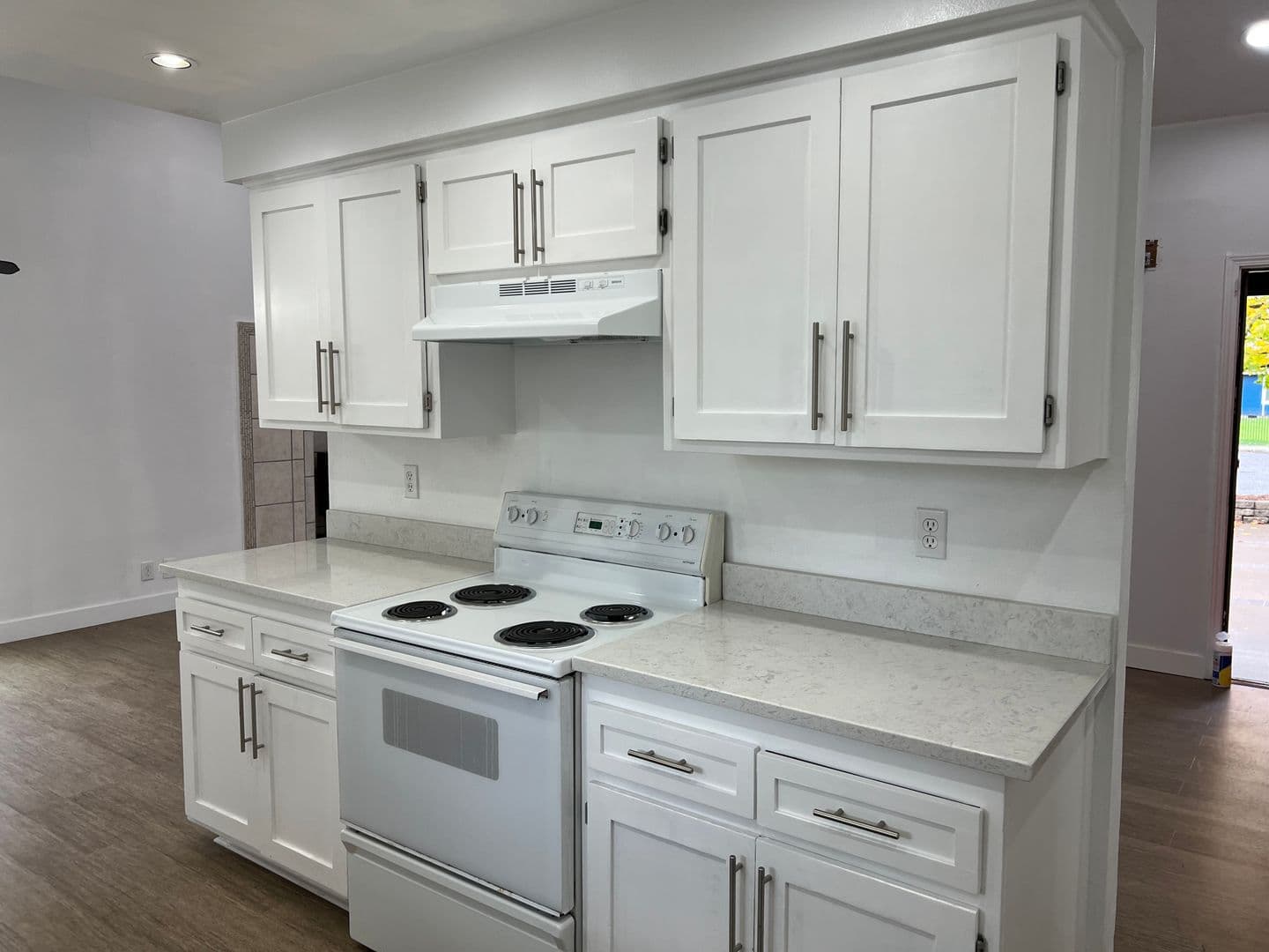 4672 Royal Ave 13 of 41