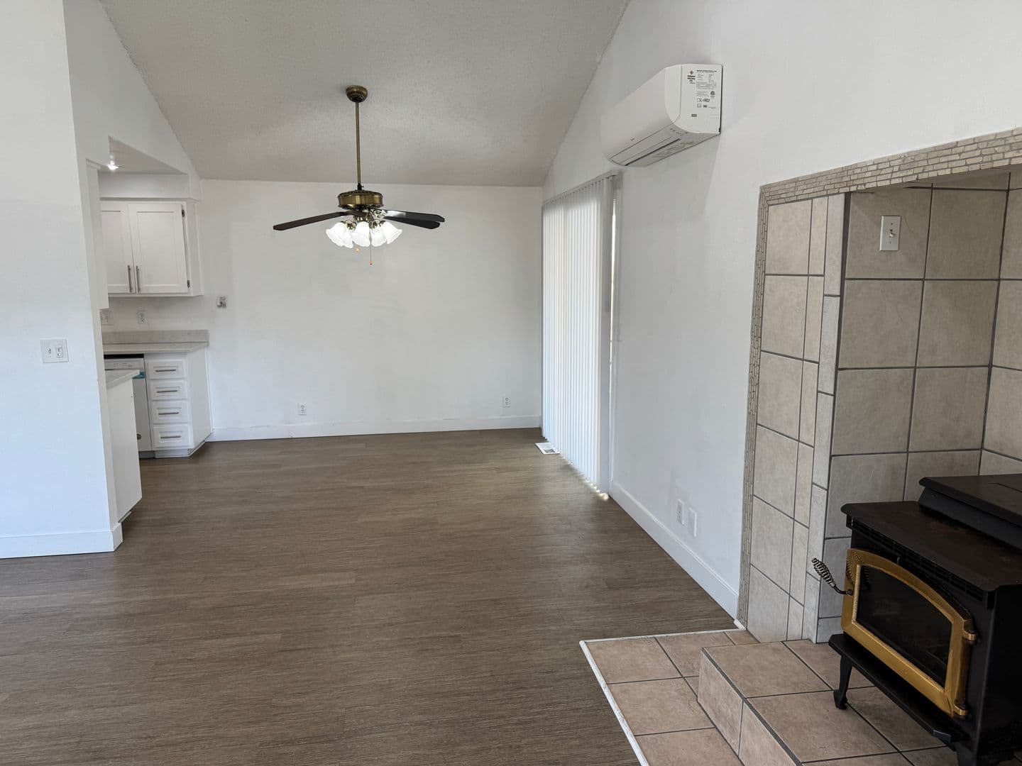 4672 Royal Ave 10 of 41
