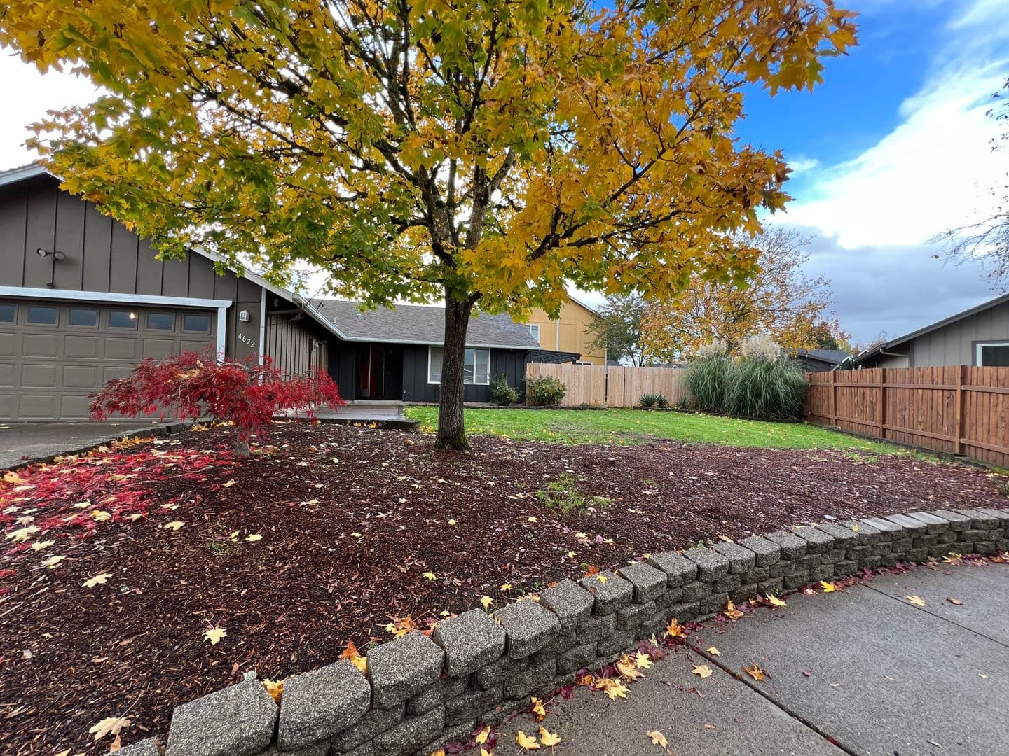 4672 Royal Ave 3 of 41