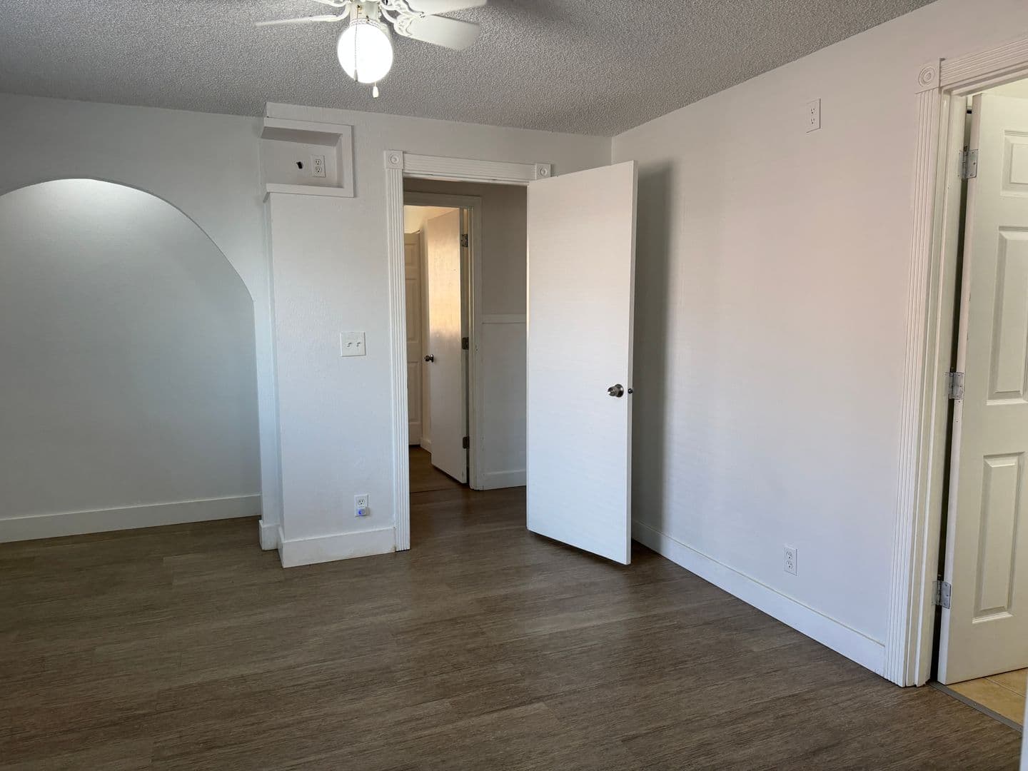 4672 Royal Ave 29 of 41