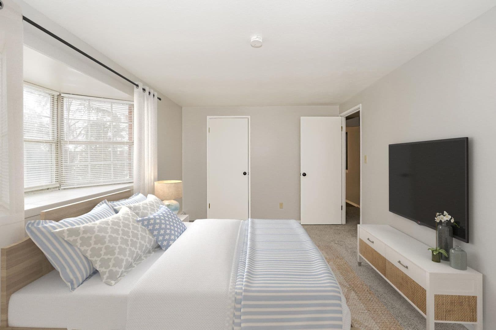 Williamsburg Square Apartments 4 of 8