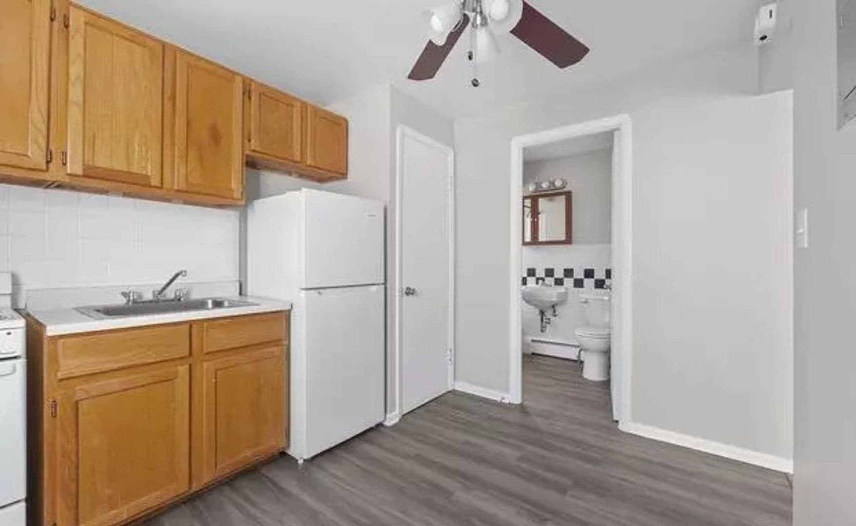 South Hills Apartments 4 of 8
