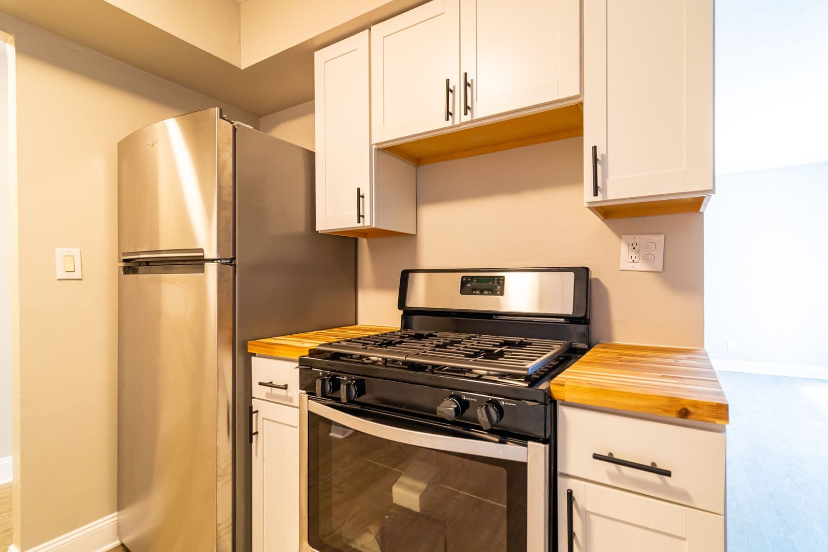 Shady Cove Apartments 4 of 20