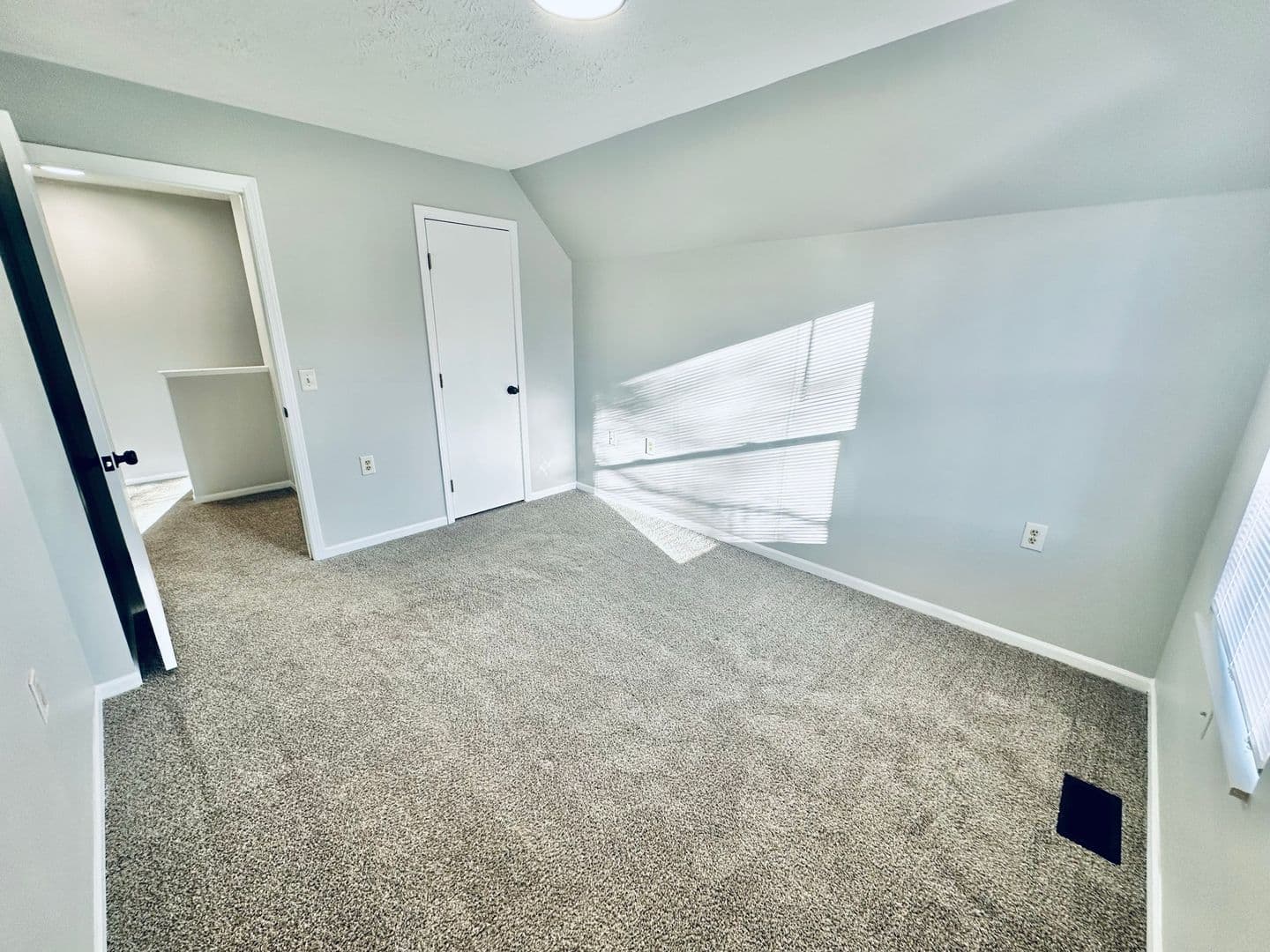 Scotsdale Apartments 3 of 9