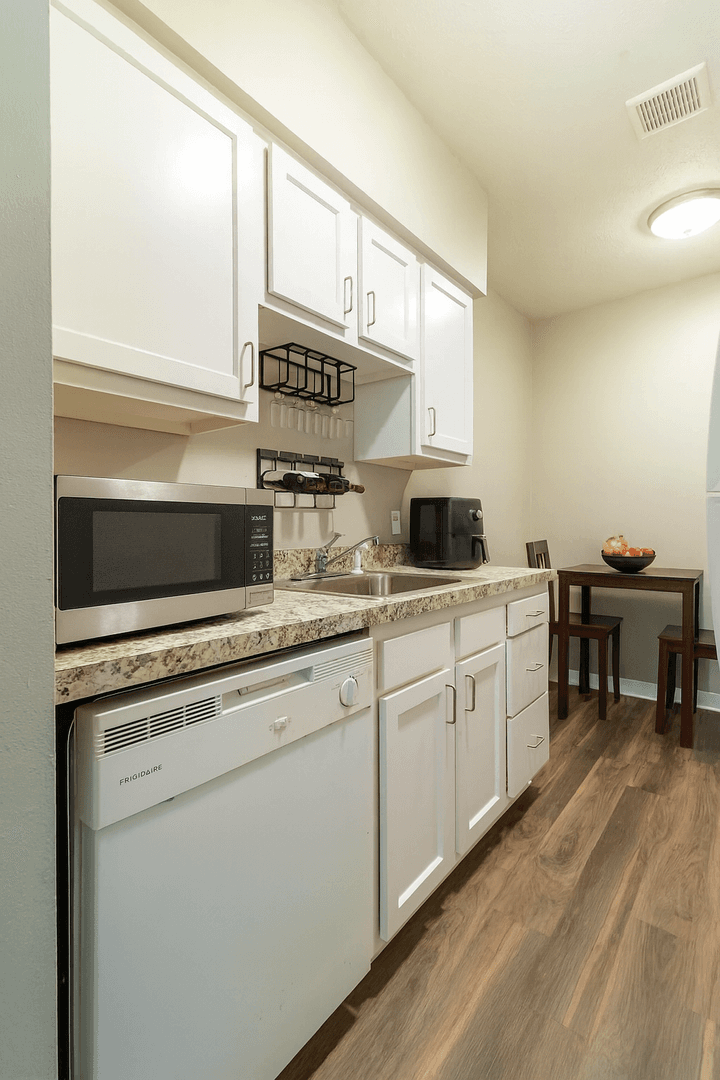 Valley Park Apartments 5 of 8
