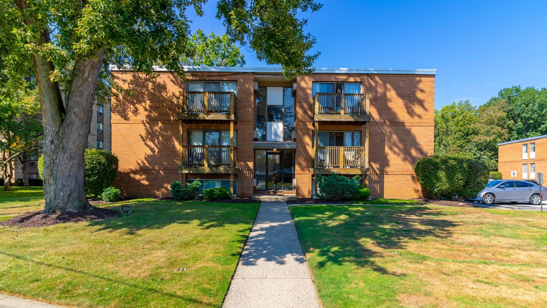Valley Park Apartments 1 of 9
