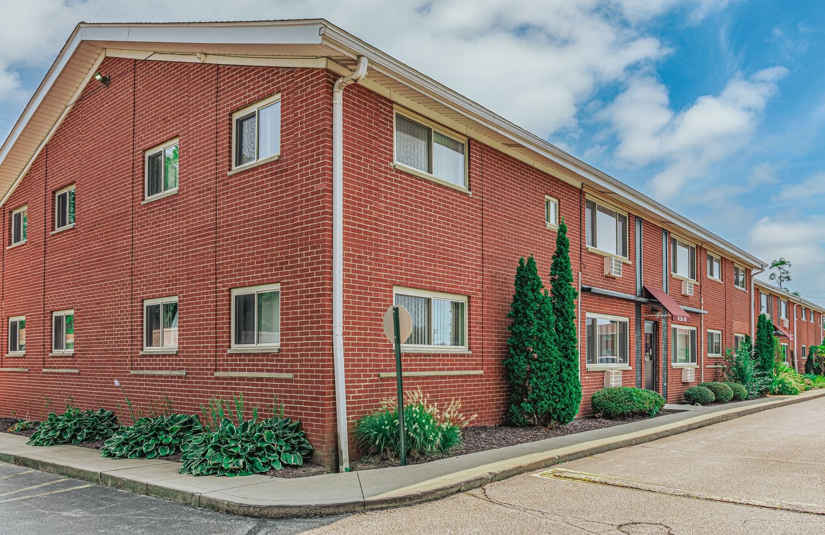Acadian Apartments 1 of 9