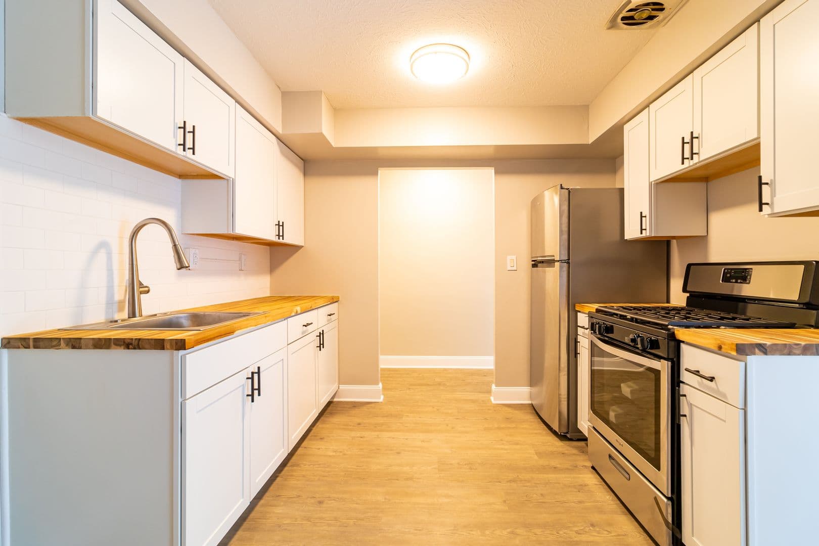 Shady Cove Apartments 5 of 20
