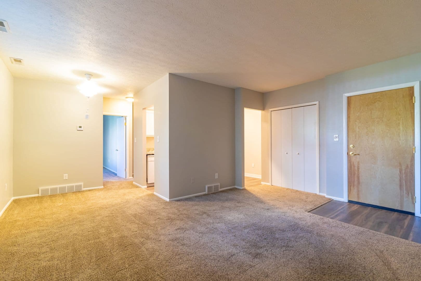 Valley Plaza Apartments 4 of 10