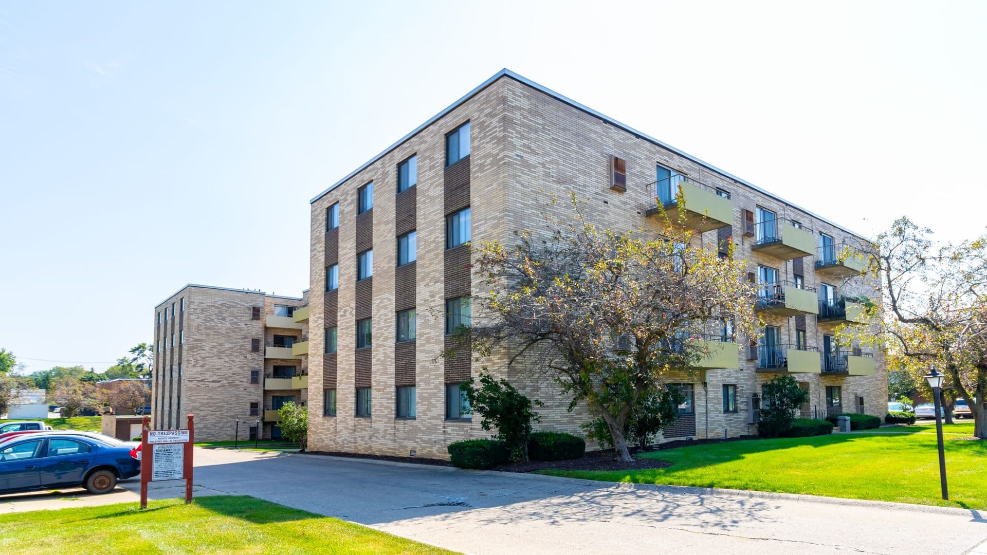 Valley Plaza Apartments 1 of 5