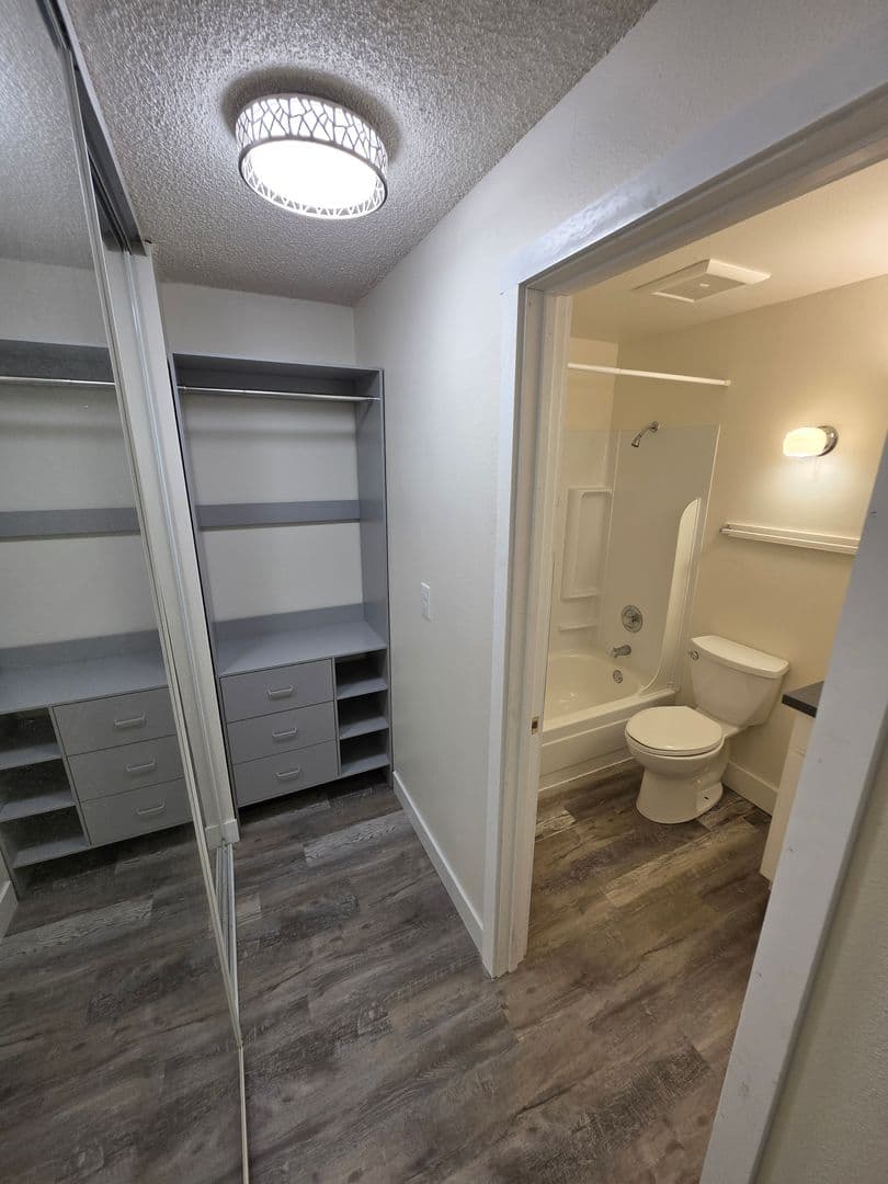 Nob Hill Apartments 2 of 11