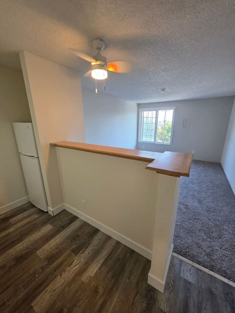 Nob Hill Apartments 8 of 11