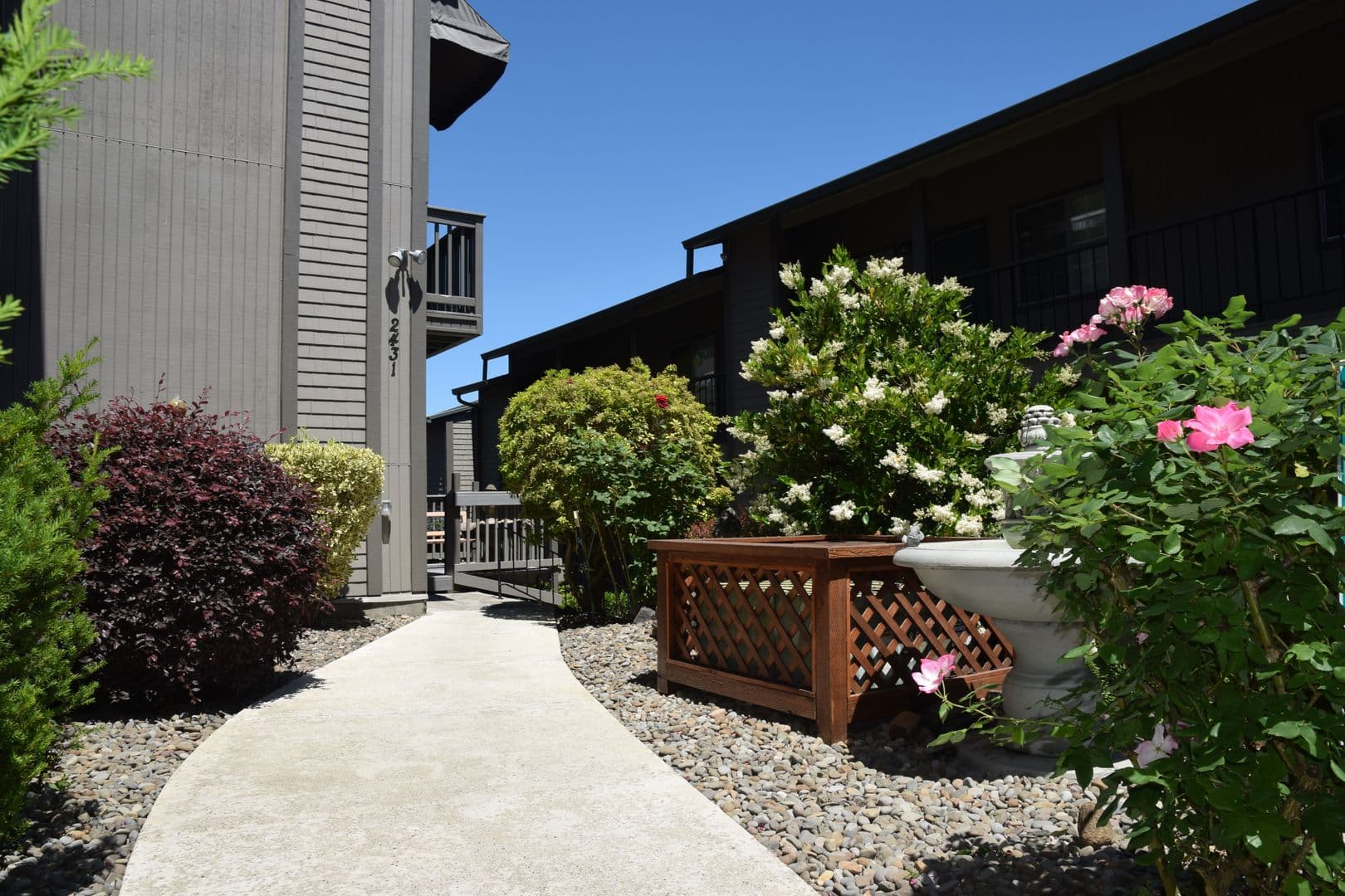 Nob Hill Apartments 5 of 9
