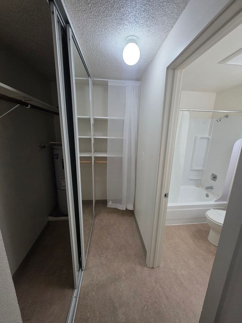 Nob Hill Apartments 4 of 22