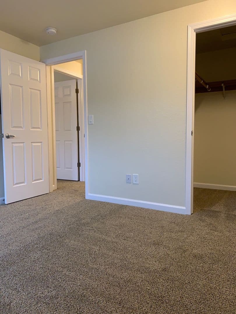 #183 SADDLE CLUB APTS 5 of 8