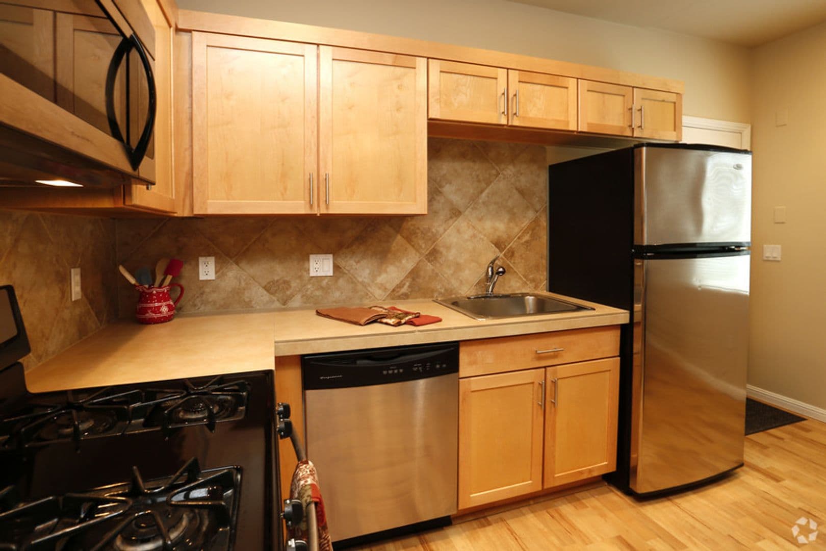 #144 TABOR POINTE APARTMENTS 2 of 7