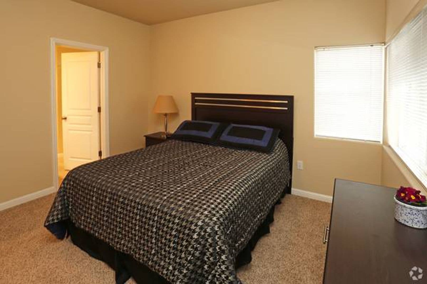 #144 TABOR POINTE APARTMENTS 2 of 8