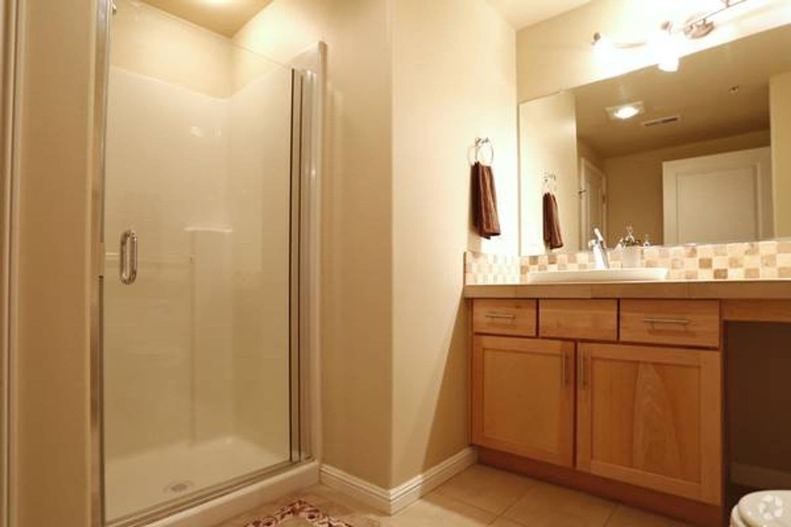#144 TABOR POINTE APARTMENTS 4 of 9