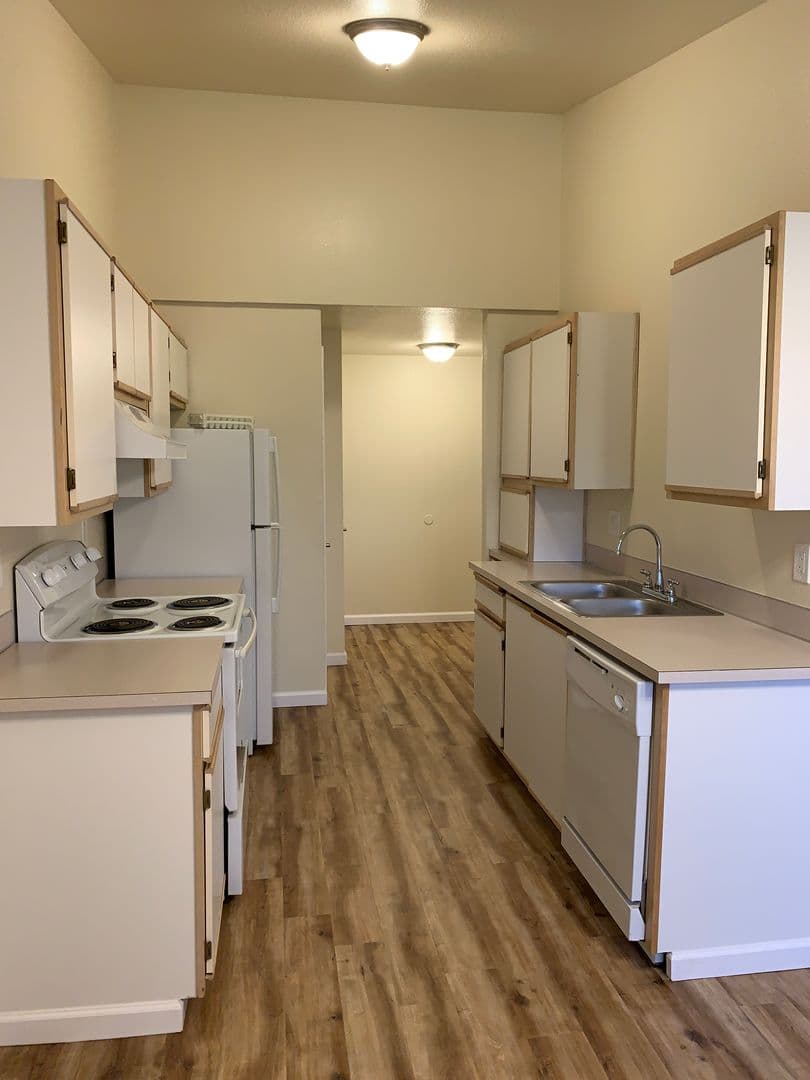 #183 SADDLE CLUB APTS 3 of 8