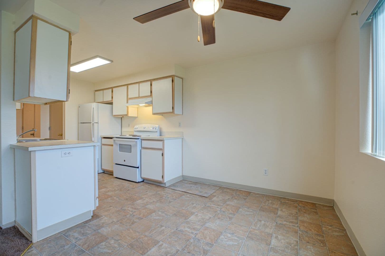 #294 FIELDSTONE APARTMENTS 3 of 21