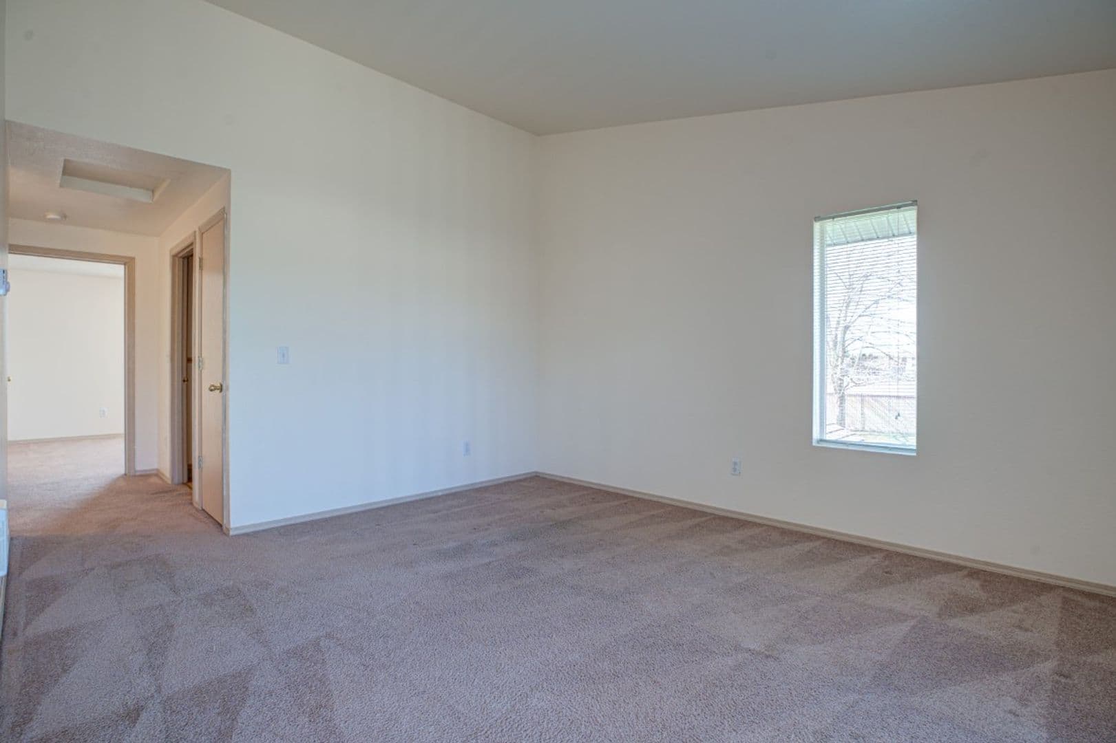 #294 FIELDSTONE APARTMENTS 9 of 17