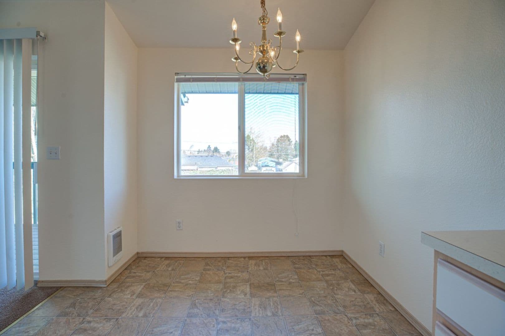 #294 FIELDSTONE APARTMENTS 6 of 17