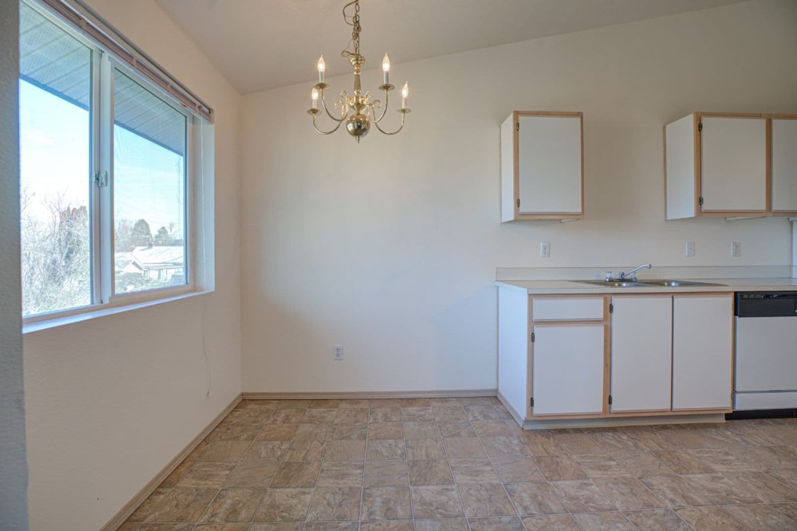 #294 FIELDSTONE APARTMENTS 7 of 17