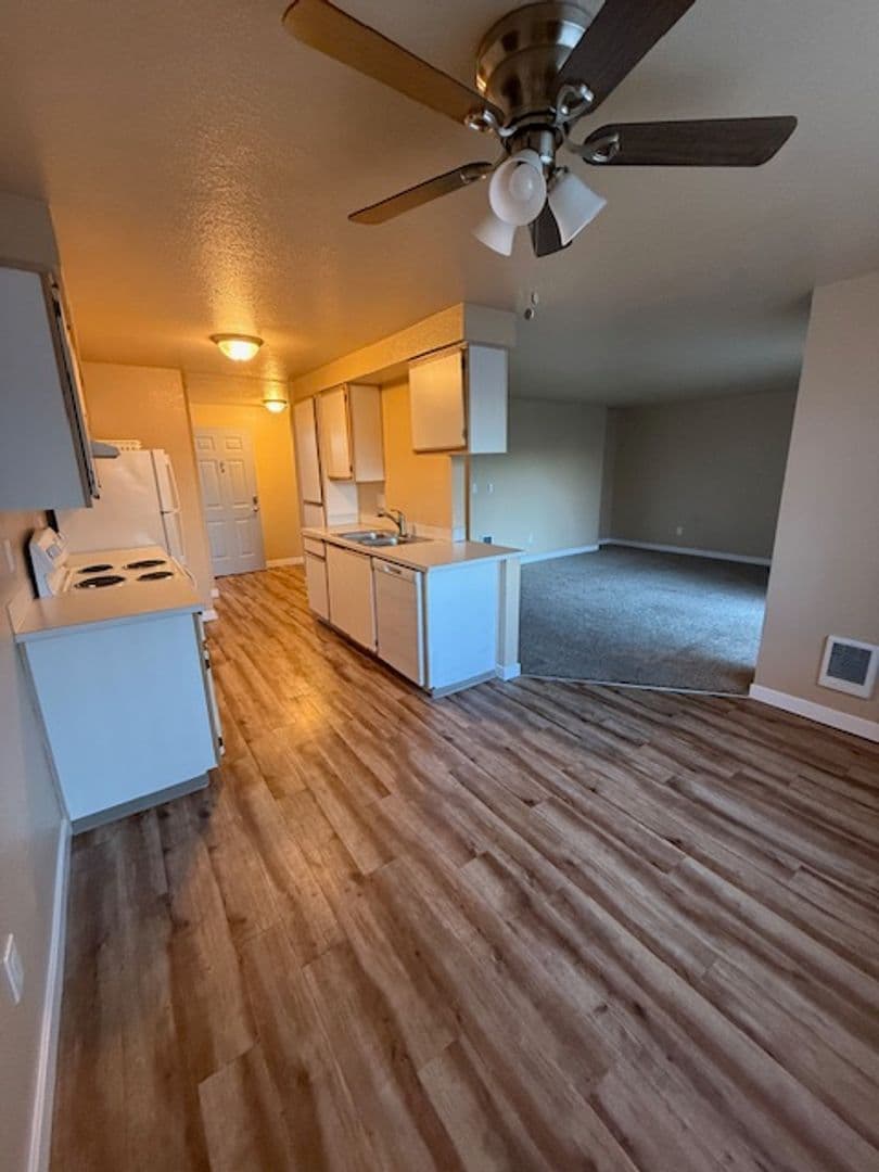 #183 SADDLE CLUB APTS 1 of 10