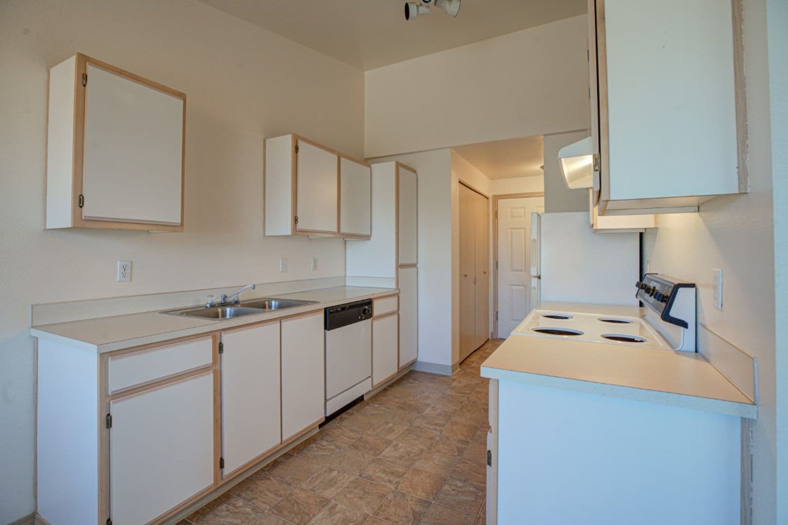 #294 FIELDSTONE APARTMENTS 4 of 17