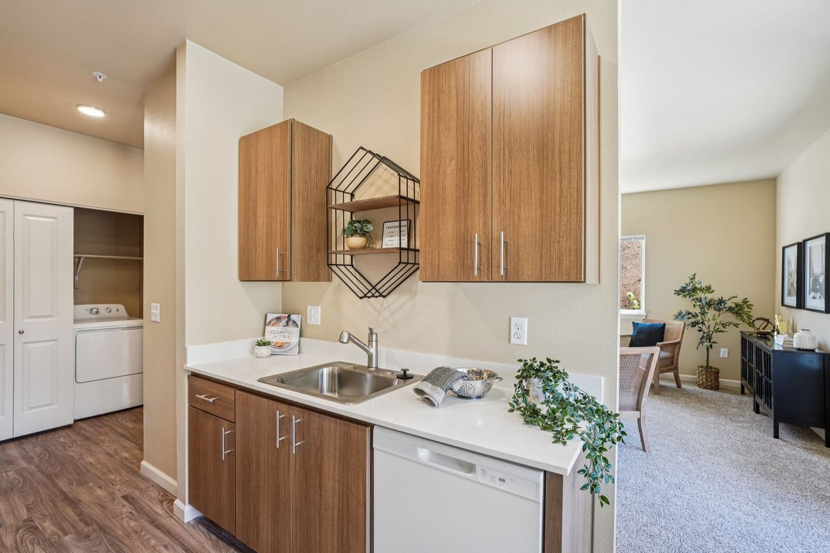 #192 LIBERTY CREST APARTMENTS 3 of 16