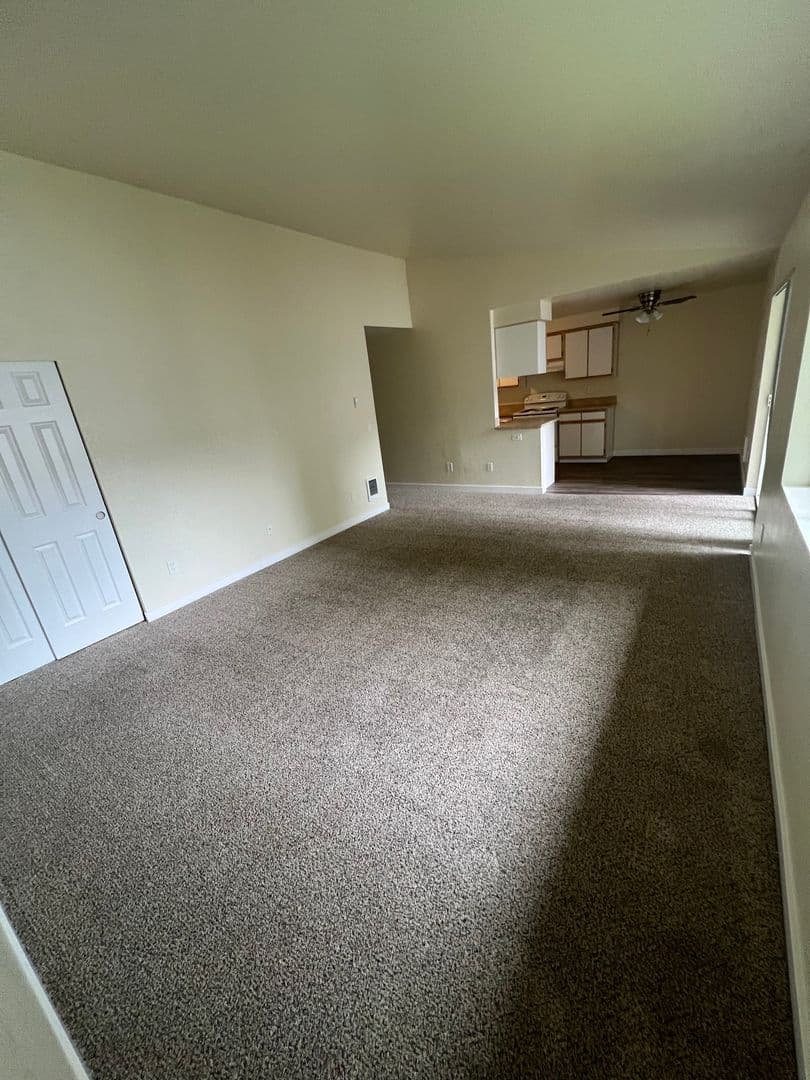 #183 SADDLE CLUB APTS 3 of 7