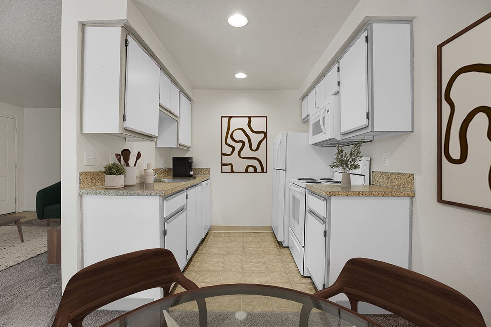 #840 SOUTH POINTE APARTMENTS 2 of 7