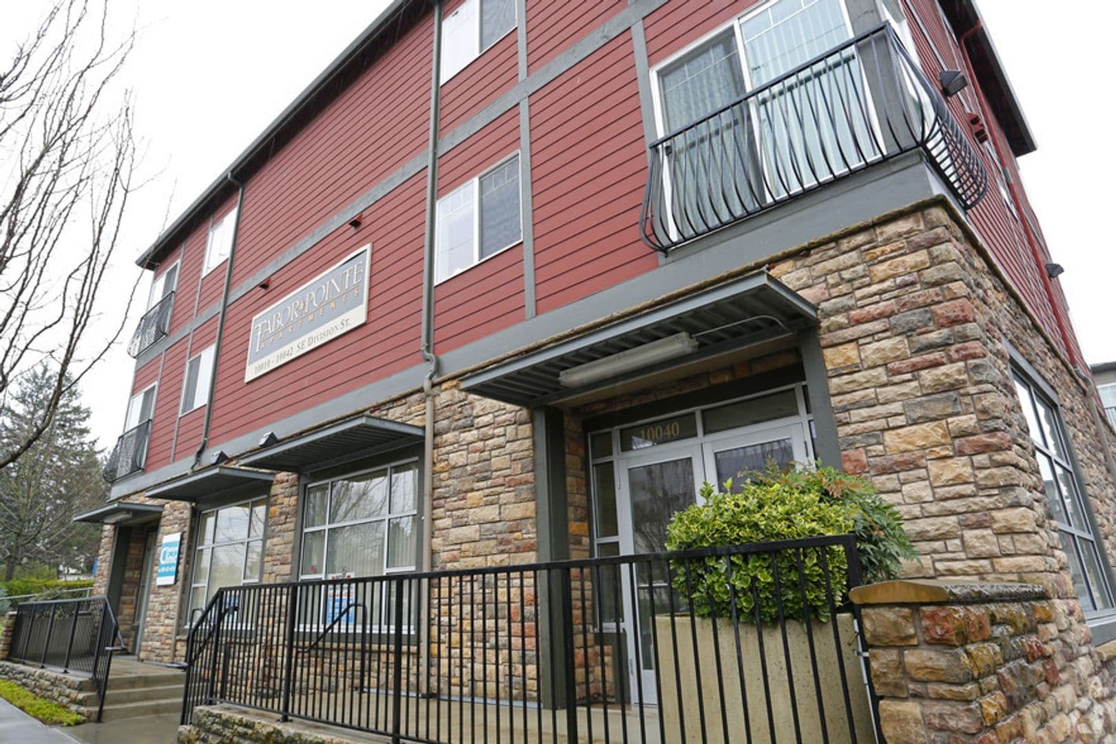 #144 TABOR POINTE APARTMENTS 6 of 9