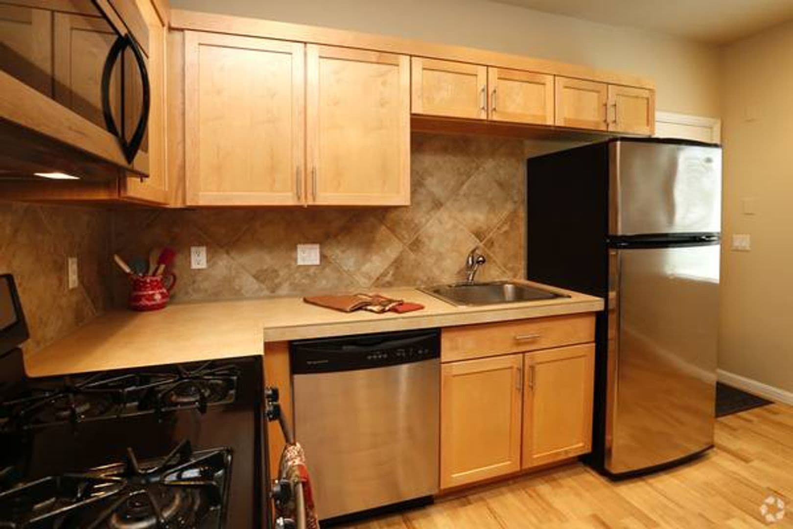 #144 TABOR POINTE APARTMENTS 3 of 8