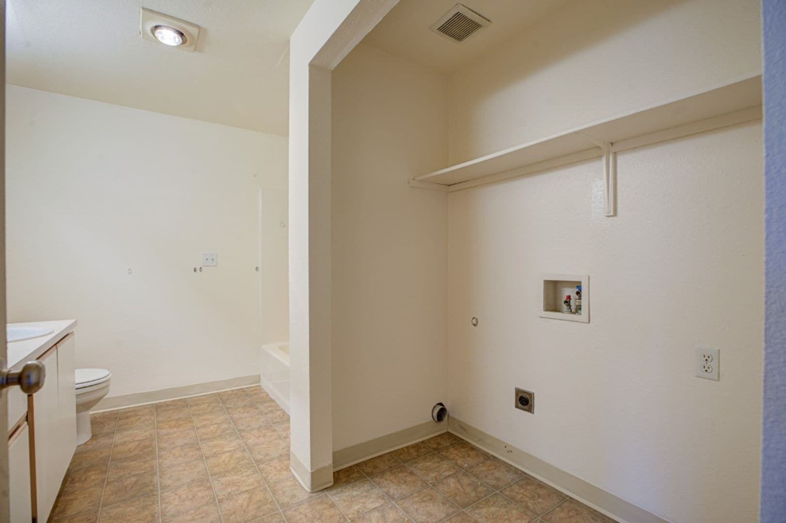 #294 FIELDSTONE APARTMENTS 9 of 21