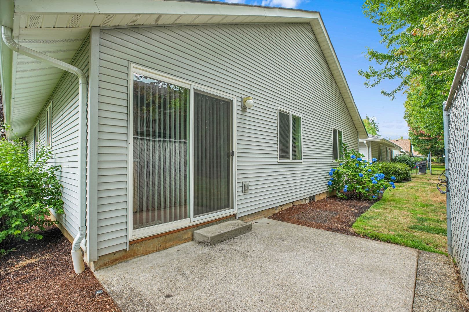 #196 COPPERFIELD APTS 5 of 32