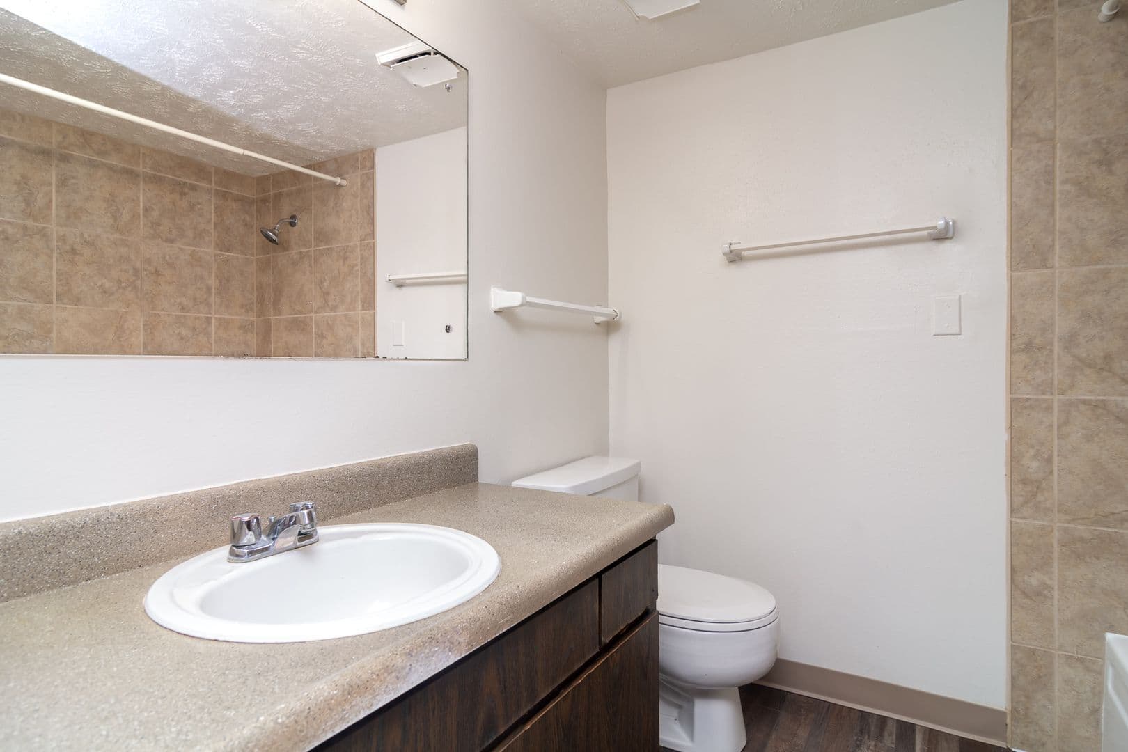 Cottonwood Apartments 5 of 7