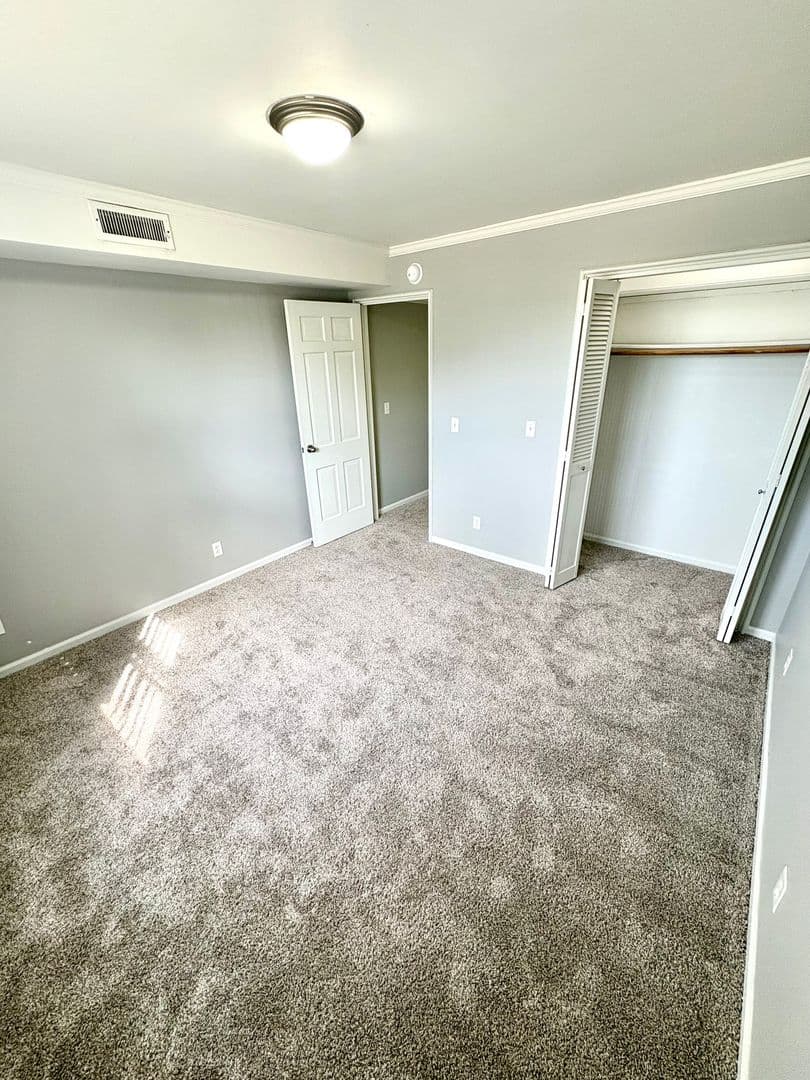 The Heights Apartments 11 of 25
