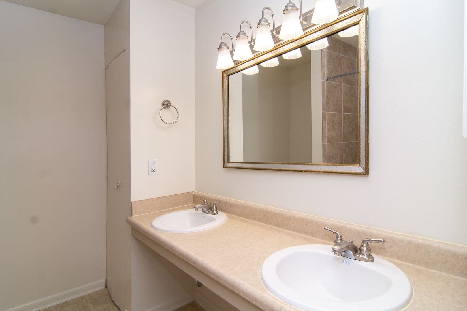Whispering Pines Townhomes 9 of 20