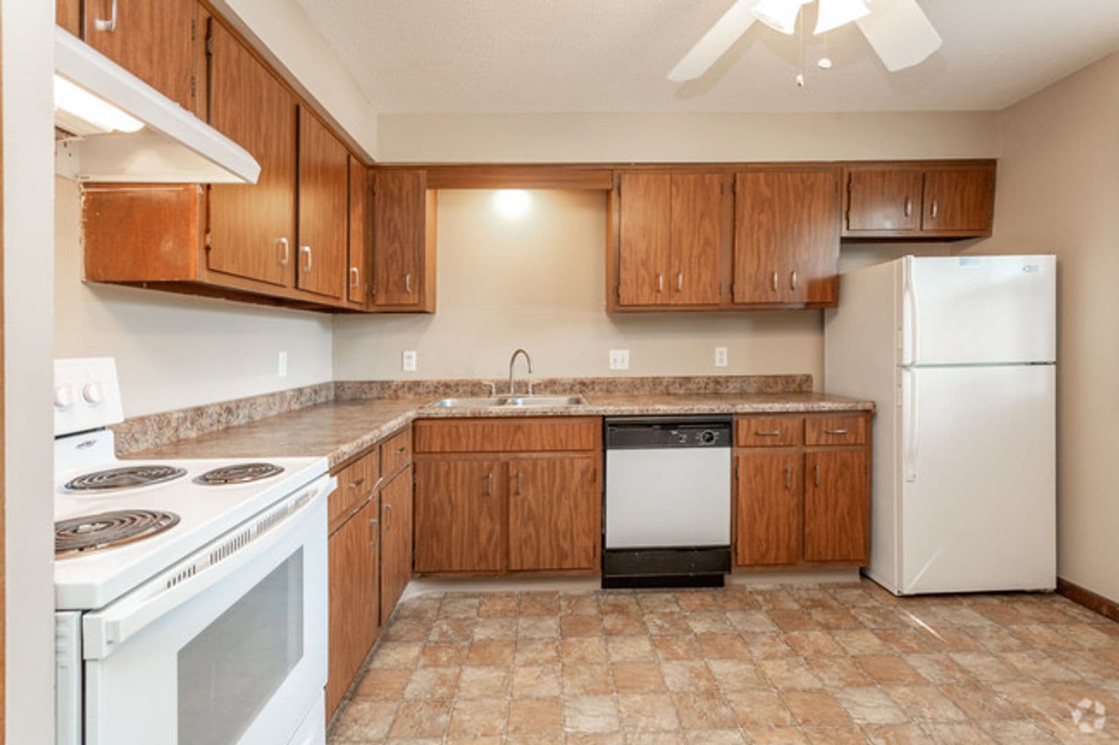 The Heights Apartments 2 of 10