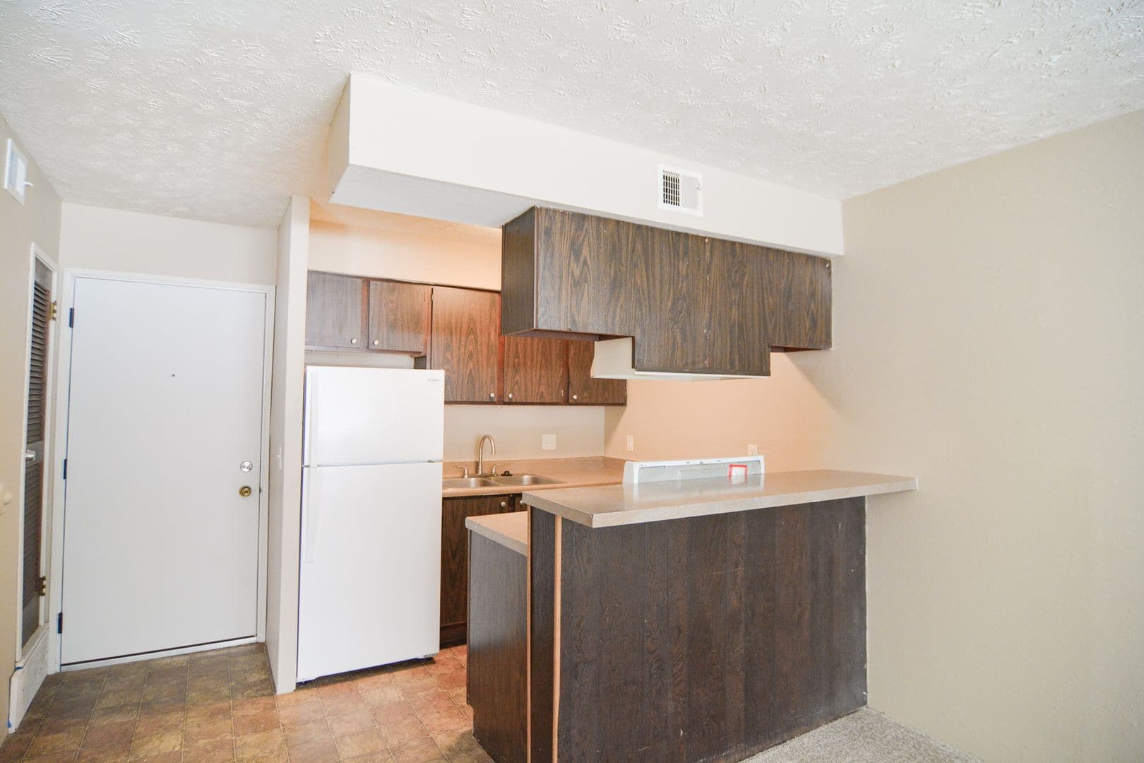 Cottonwood Apartments 3 of 7