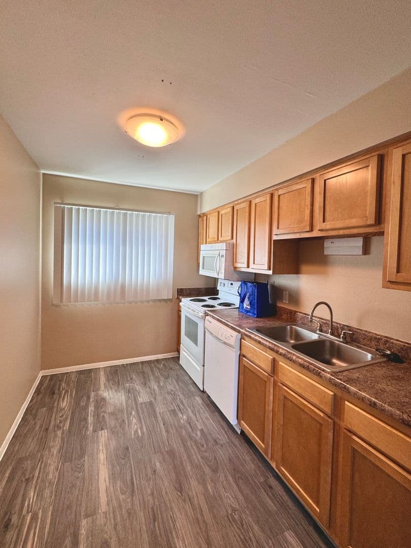 Bel Court Apartments 7 of 9