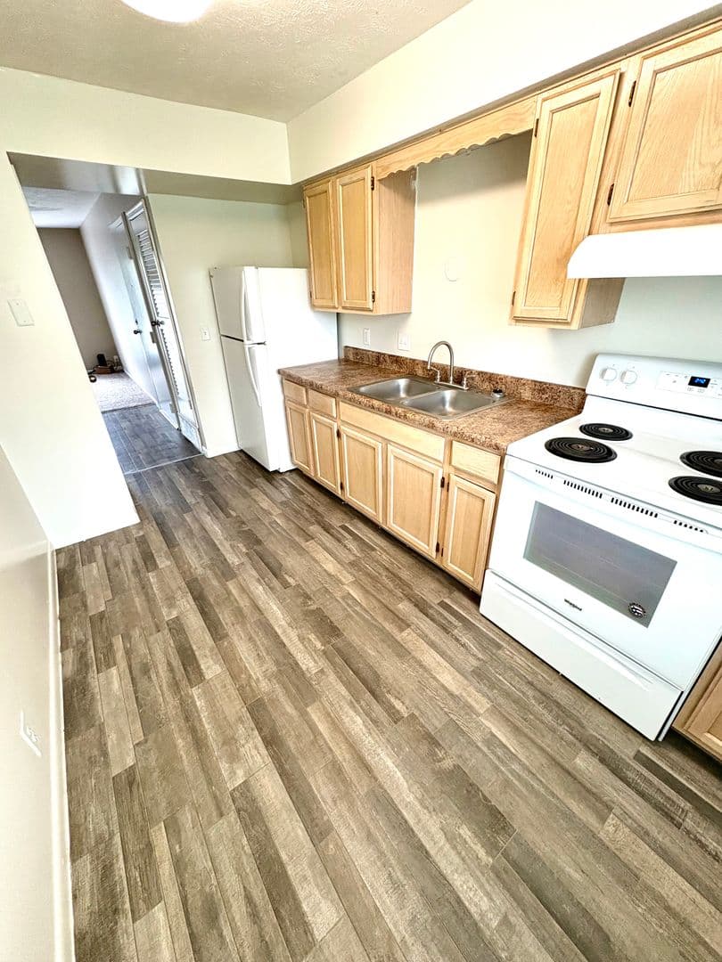 Bel Court Apartments 3 of 8