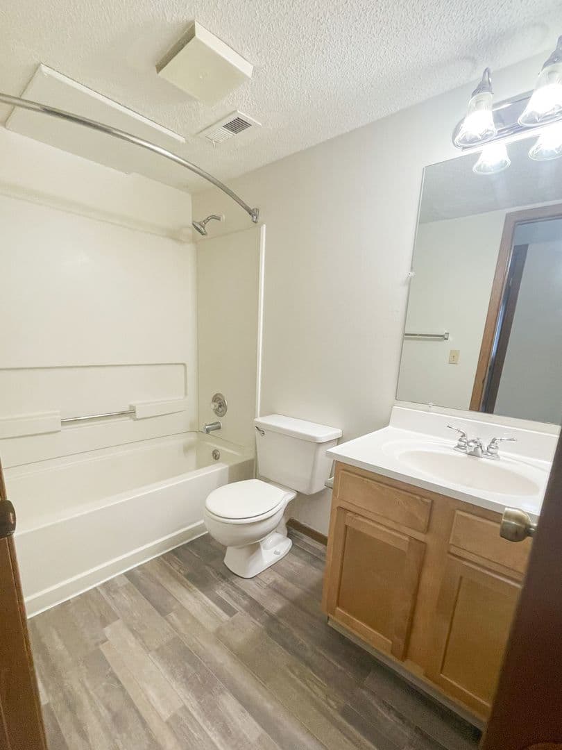 Vista Apartments 4 of 7