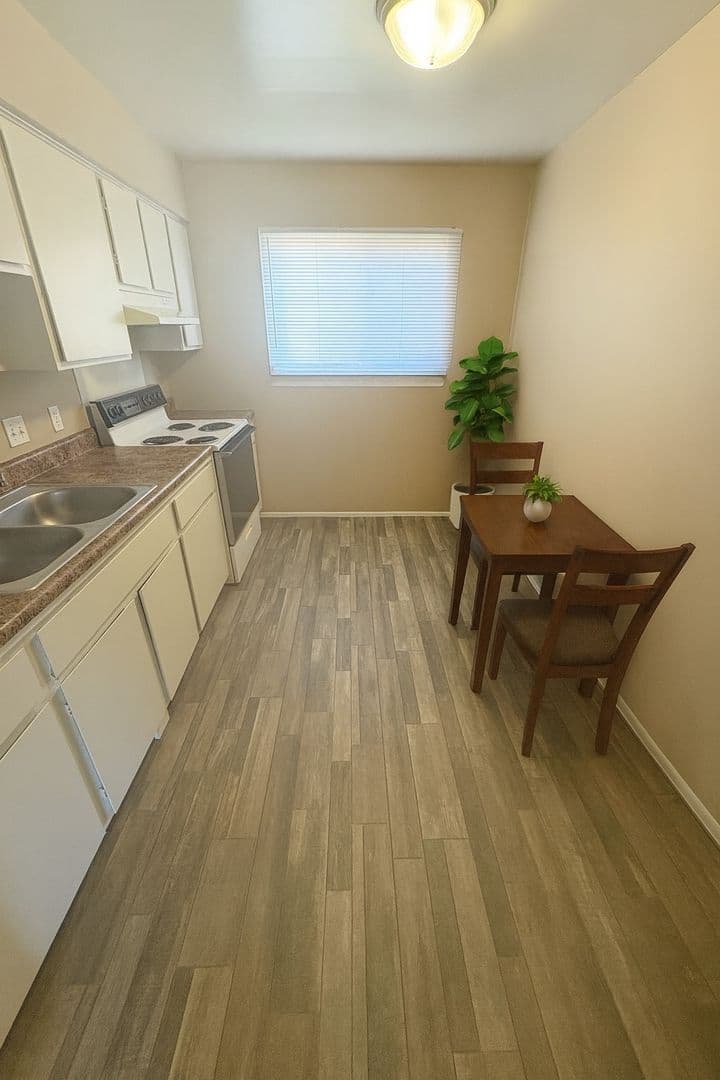 Bel Court Apartments 5 of 9
