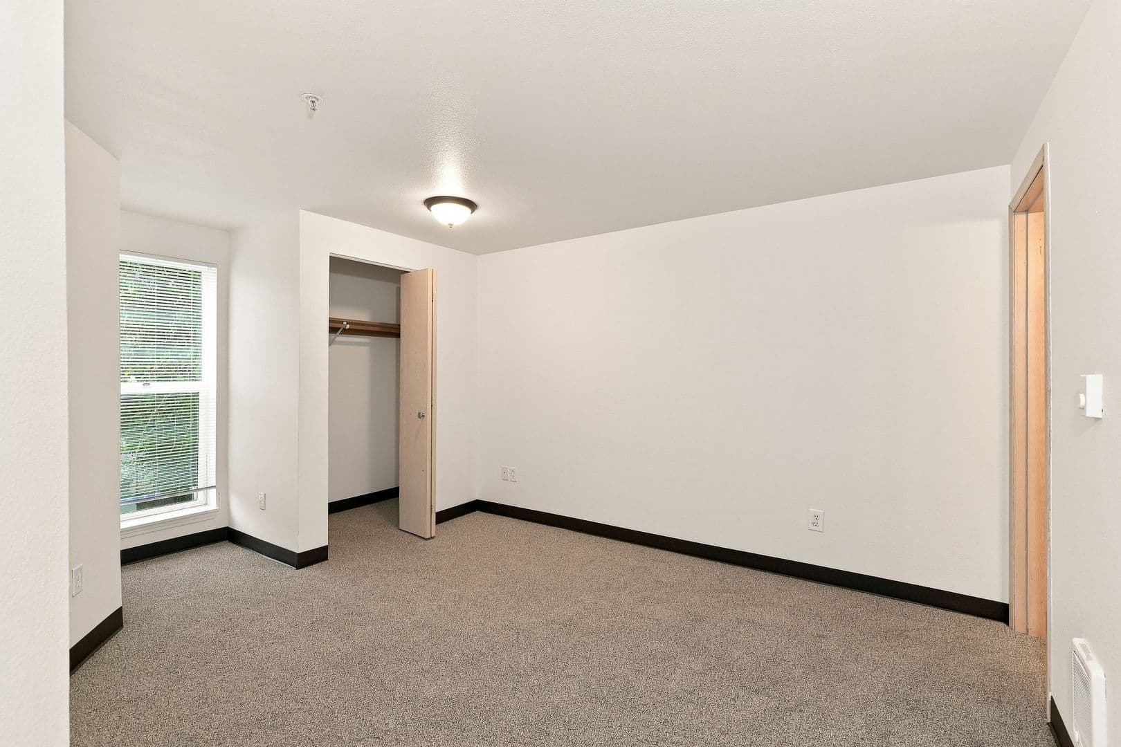 10th Avenue Apartments 14 of 17