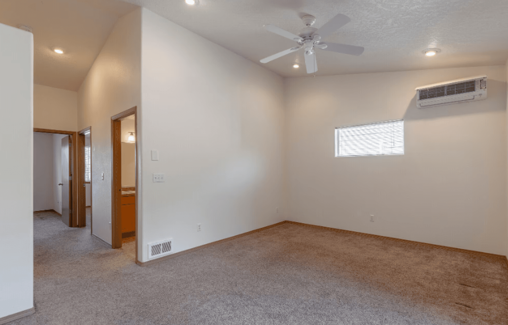 Ash Creek Apartments 2 of 11
