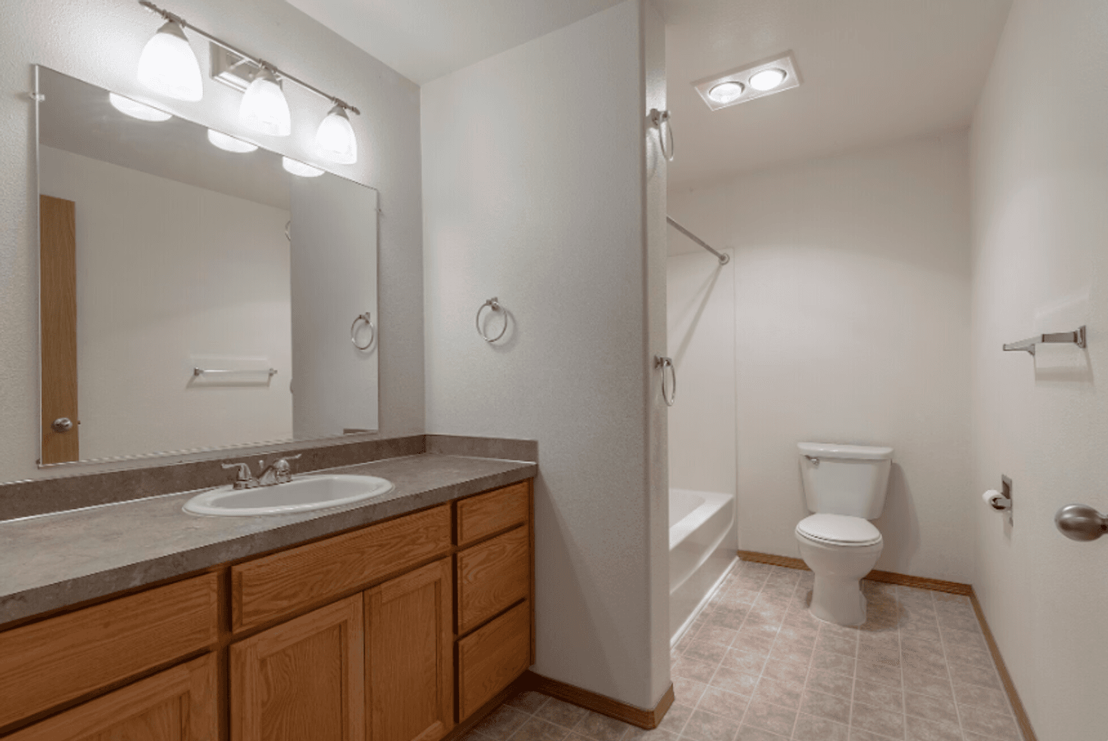 Ash Creek Apartments 8 of 11