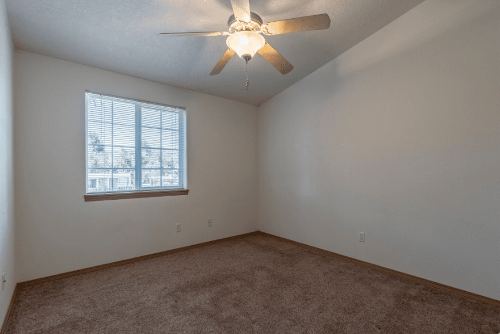 Ash Creek Apartments 7 of 11